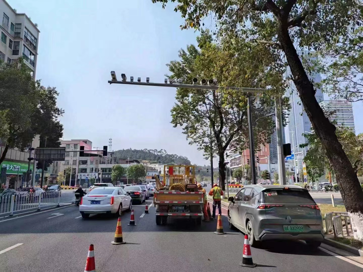 豐上光電環(huán)保補(bǔ)光燈助力廣州電警項目